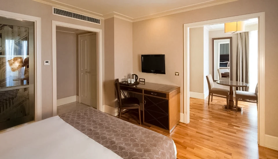 هتل تایتانیک سیتی تکسیم استانبول